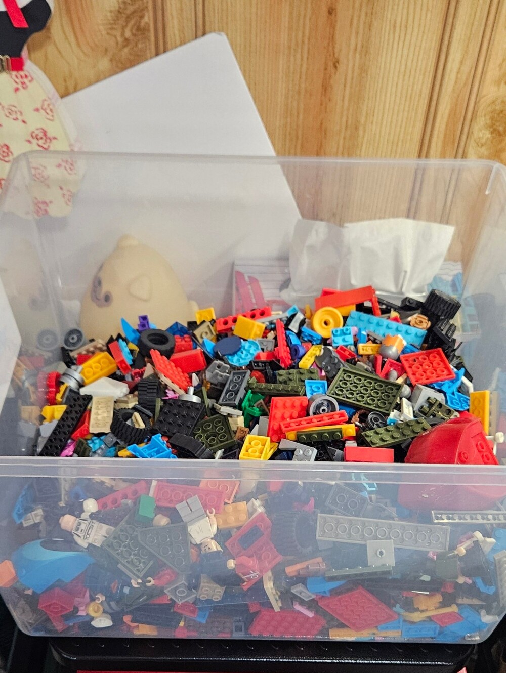 LEGO Mixed Bulk Lot 2.45kg Random Bricks Parts Minifigures Wheels Pieces - Picture 8 of 9